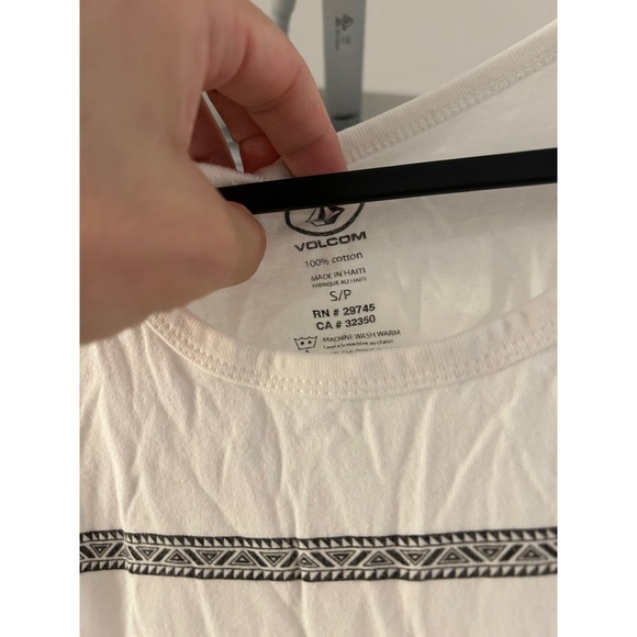 Volcom Mens Graphic Tank Top White Cotton Est 1991 Logo Sleeveless Shirt Small - Picture 3 of 7